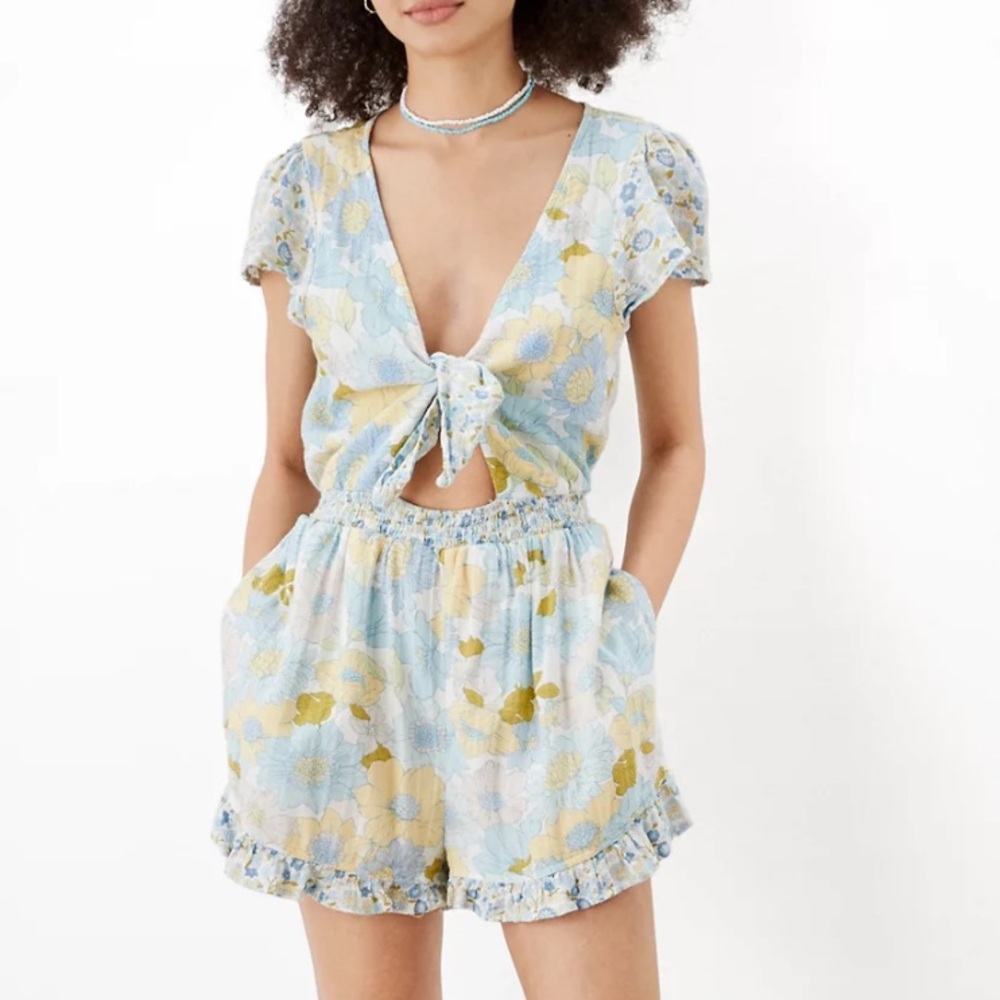 American Eagle Floral Cut-Out Tie-Front Romper NWT